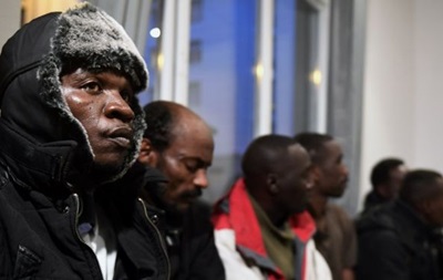 Из французских  Джунглей  вывезли более двух тысяч беженцев