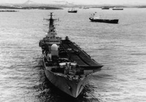 Британия привела ВМС у Фолклендских островов в состояние повышенной боеготовности