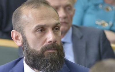 Суд отказался надевать браслет на судью Емельянова