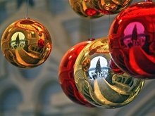 Четверть украинцев потратят на новогодние подарки до 500 гривен