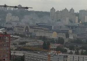 Возле Южного вокзала в Киеве произошел пожар