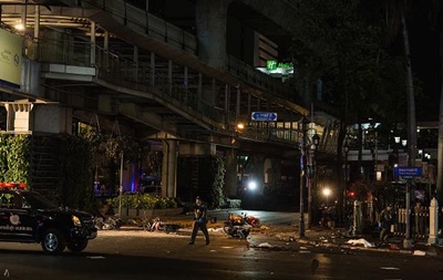 У Таїланді автобус збив 12 осіб і протаранив 18 машин