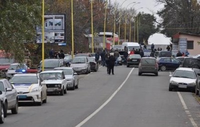 На Закарпатті заблоковані два пункти пропуску