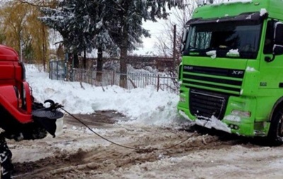 Українців попереджають про туман і ожеледицю на дорогах