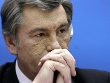 Ющенко заявил, что регионалы хотят уволить Яценюка из-за него