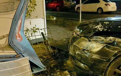 У Києві п яні перехожі побили поліцейську