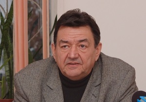 Попавший в ДТП народный депутат переведен в Феофанию
