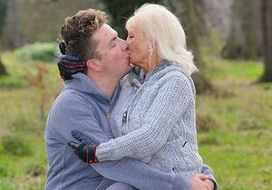 Новости Великобритании: Пожилая британка, исполняя последнюю волю мужа, увеличит грудь и выйдет замуж