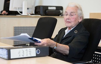 В Германии пожилую женщину приговорили к тюрьме за отрицание Холокоста