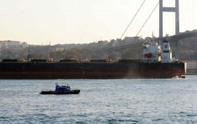 Босфор закрыли из-за аварии на танкере