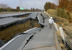 В Японии разбитую землетрясением дорогу отремонтировали за шесть дней