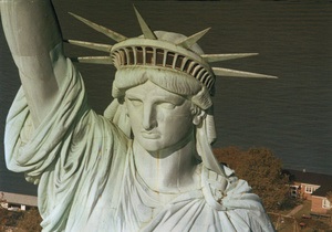 Статую Свободы закроют на ремонт