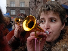 Около 150 человек проводят митинг под зданием Киевсовета
