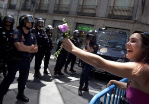 В Мадриде произошли столкновения демонстрантов с полицией: около 20 пострадавших