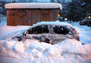 Янукович уволил трех глав районов в Киеве за плохую уборку снега