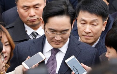 Суд відмовився заарештувати керівника Samsung
