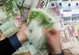Валютные качели: евро вырос на межбанке на десять копеек