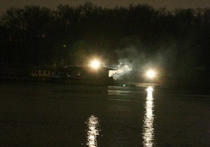 Возле моста Патона в Киеве горел дебаркадер