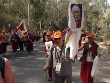 Китайские войска оцепили монастыри в Тибете