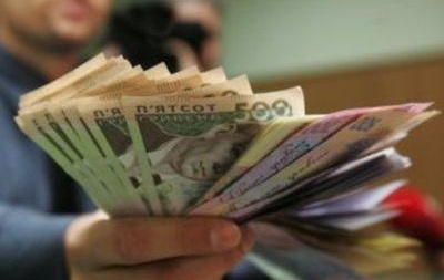 Українці забирають депозити з банків