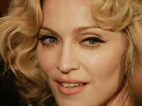 Питерские депутаты подадут в суд на Мадонну за мат