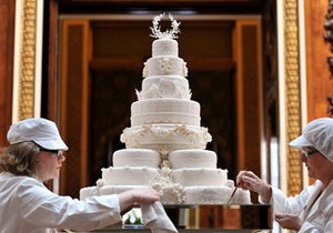 На аукцион выставят кусок торта со свадьбы Принца Уильяма и Кейт Миддлтон