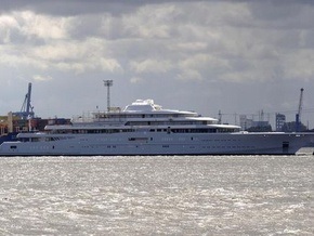 Forbes: Абрамович остался владельцем самой крупной яхты в мире