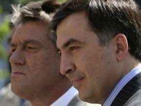 Ющенко и Саакашвили побывали на презентации фильма о Голодоморе Живые