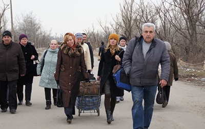 В Луганске к пяти пленным украинцам пустили родных