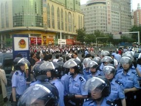 Власти Китая обвинили в организации беспорядков в Урумчи зарубежных провокаторов