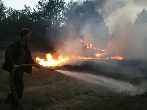 В Житомирской области пожар охватил тысячу гектаров леса