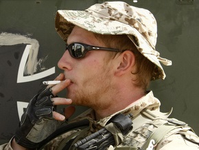Американским солдатам разрешат курить в зоне военных действий