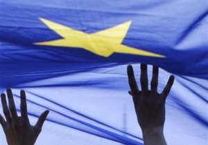 ЕНП призывает ЕС не подписывать соглашение об ассоциации с Украиной