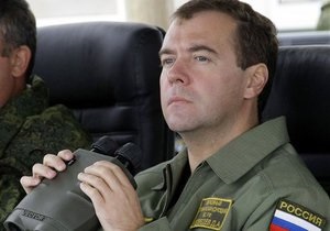 Медведев будет руководить крупнейшими учениями ОДКБ