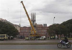 Президент Аргентины и мэр Буэнос-Айреса поссорились из-за памятника Колумбу