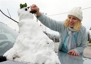 СМИ: Киевлянам предложат лепить снеговиков, чтобы избежать потопа