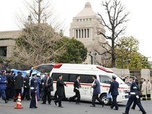 Японец застрелился перед зданием парламента