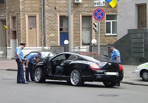 ТаблоID: В центре Киева депутат от БЮТ на Bentley попал в ДТП