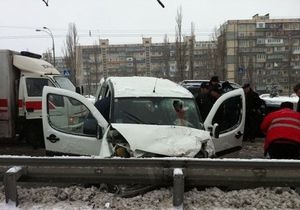 В Киеве в результате ДТП пострадала семья