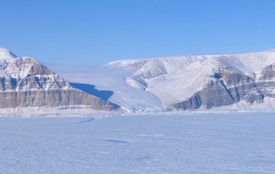NASA показало тріщину у великому льодовику Гренландії