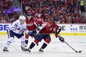 НХЛ: Торонто одолел Вашингтон во втором овертайме, Анахайм обыграл Калгари