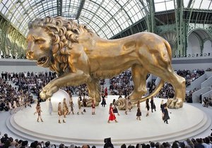 Paris Fashion Week: Карл Лагерфельд увидел свою новую коллекцию в кошмаре