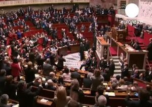 Парламент Франции узаконил однополые браки