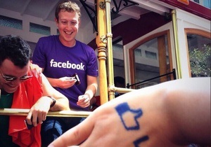 Марк Цукерберг лично возглавил делегацию Facebook на гей-параде в Сан-Франциско