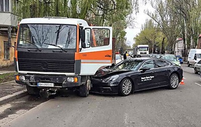В Одессе во время тест-драйва разбили новый Porshe за 3 миллиона гривен