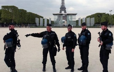 Поліцейські в Парижі оживили жінку, визнану мертвою