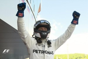 Пилот Mercedes Боттас – победитель Гран-при России