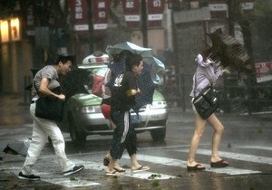 Тайфун Хайкуй парализовал Шанхай. Ущерб от стихии оценивается в миллиард евро