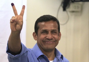 Избранный президент Перу отказался идти по пути Чавеса