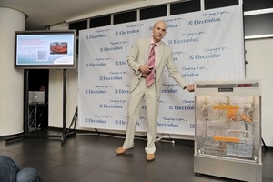 Electrolux устанавливает собственные стандарты мытья посуды